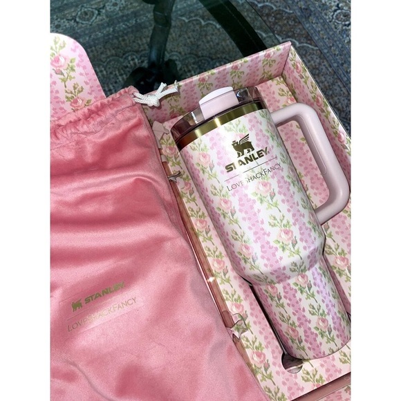 Stanley Pink Floral Thermos - Picture 2 of 6